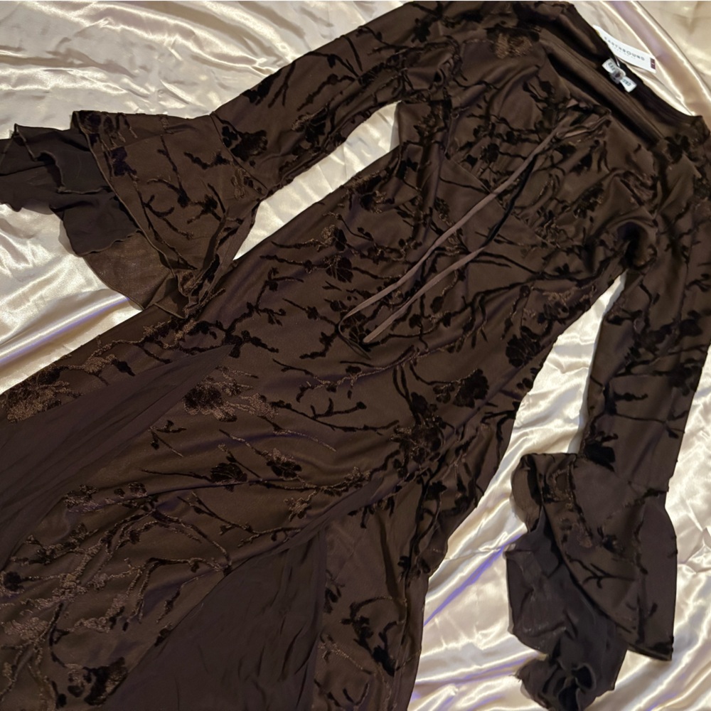 Brown velvet vintage style floral maxi dress! Brand new with tags, never worn.